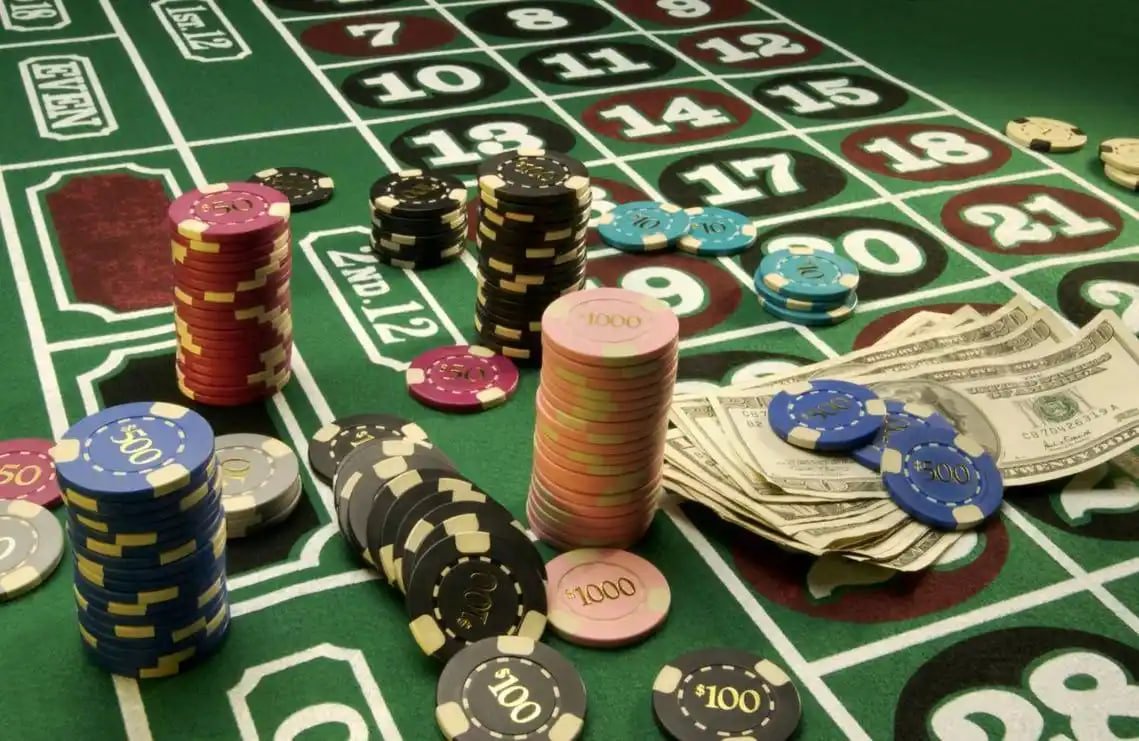Tabel pembayaran Egypt's Book of Mystery menampilkan nilai setiap simbol dan fitur bonus